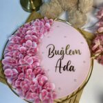 Pembe Ortanca Süslemeli, Demir Halkalı Bebek Kapı Süsü